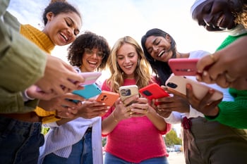 Réseaux sociaux : le nouveau réflexe de recherche des jeunes générations